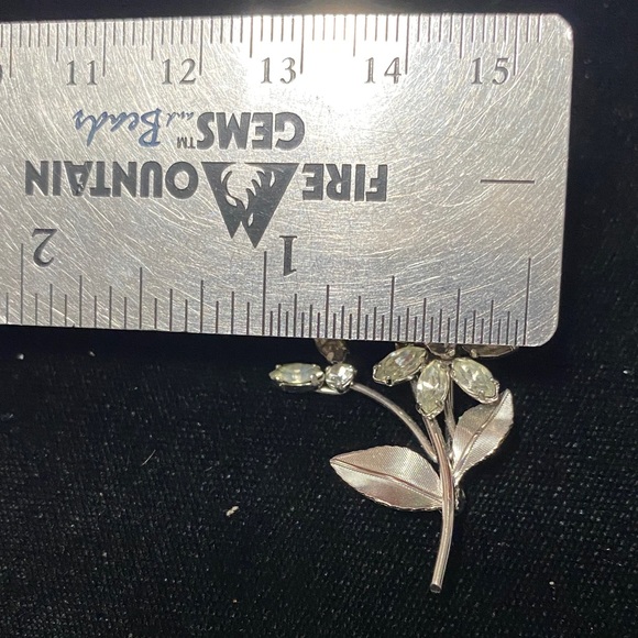 Vintage Krementz Silver rhinestone Floral Brooch - Picture 8 of 8